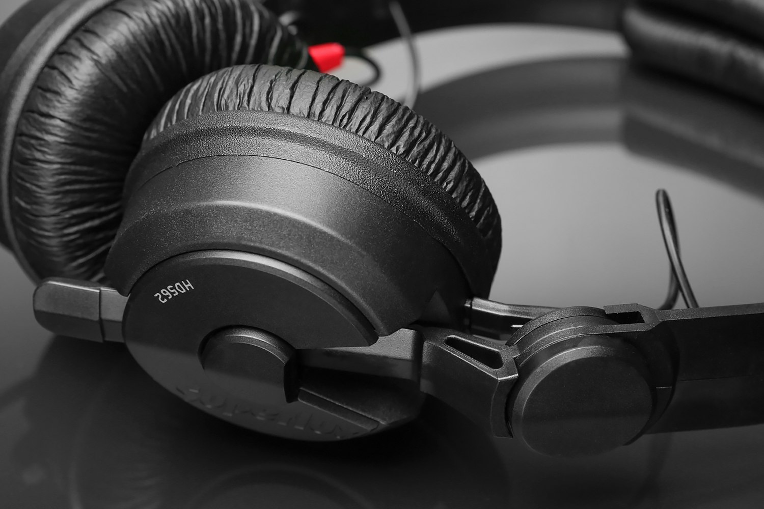 Superlux HD562 Headphones