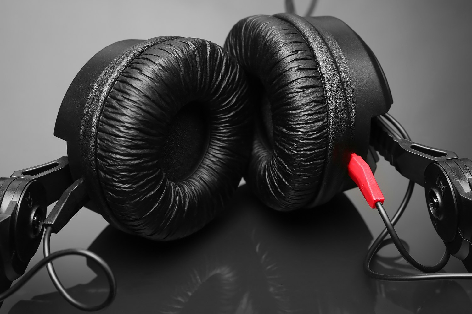 Superlux HD562 Headphones