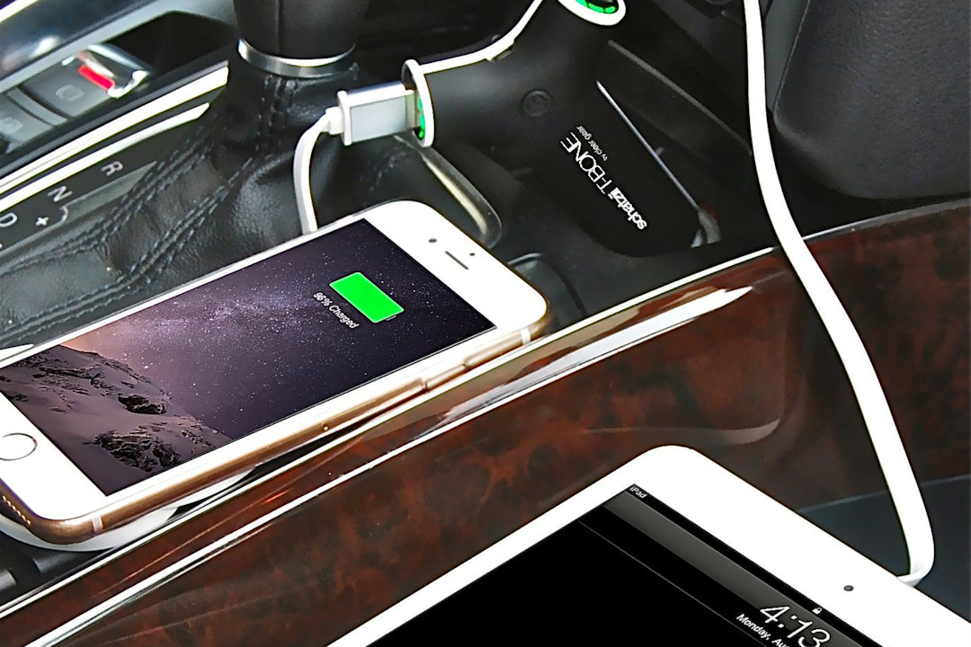 T-BONE 3-in-1 Car Charger, Power Bank & LED Light