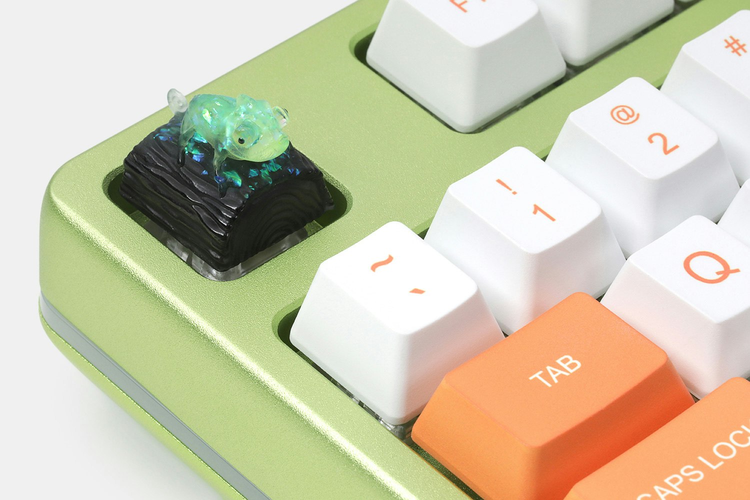 The Eye Key Chameleon Twinkle Series Artisan Keycap