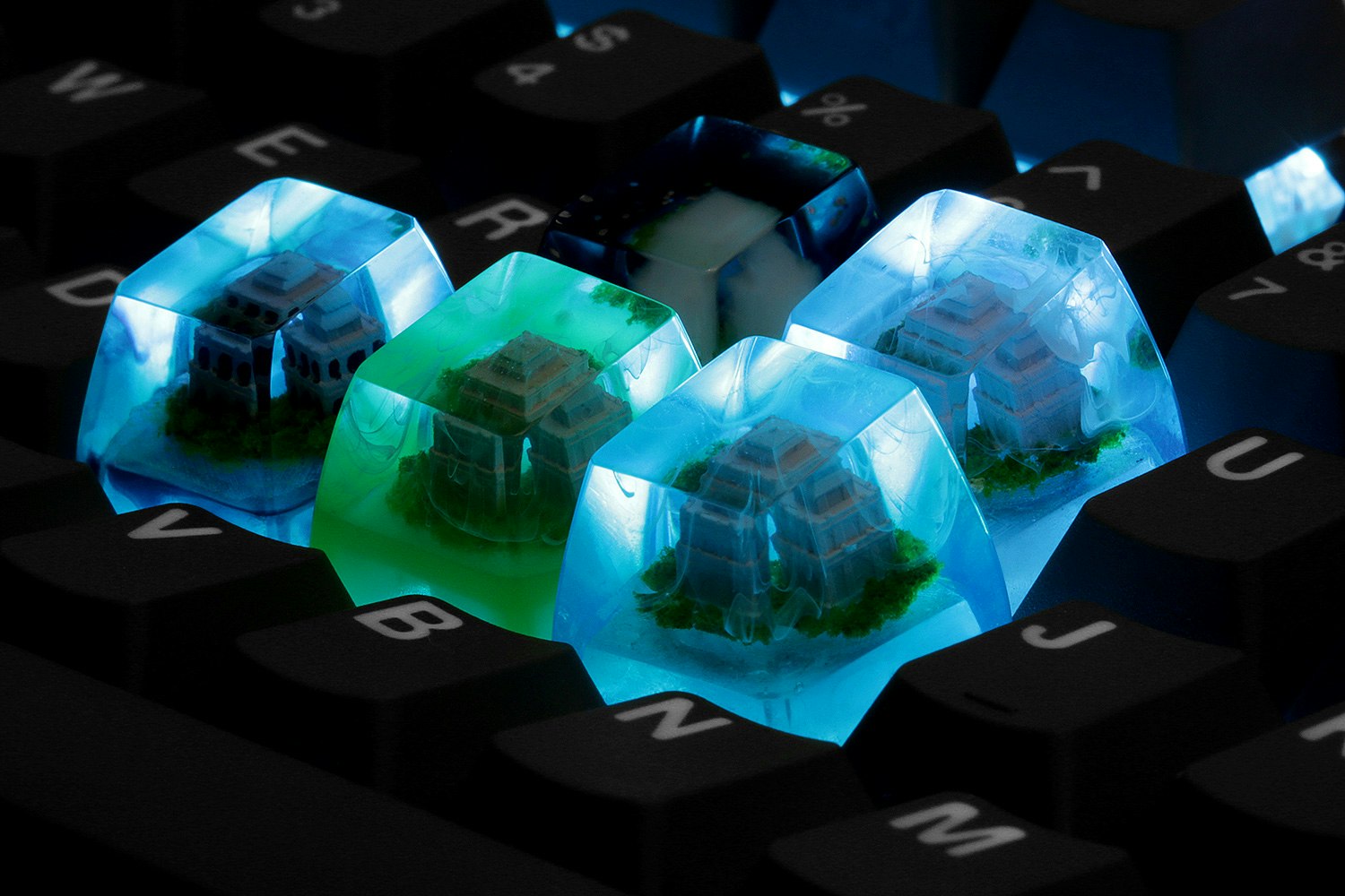 The Eye Key Mini Scene Keycap: Hoan Kiem Lake