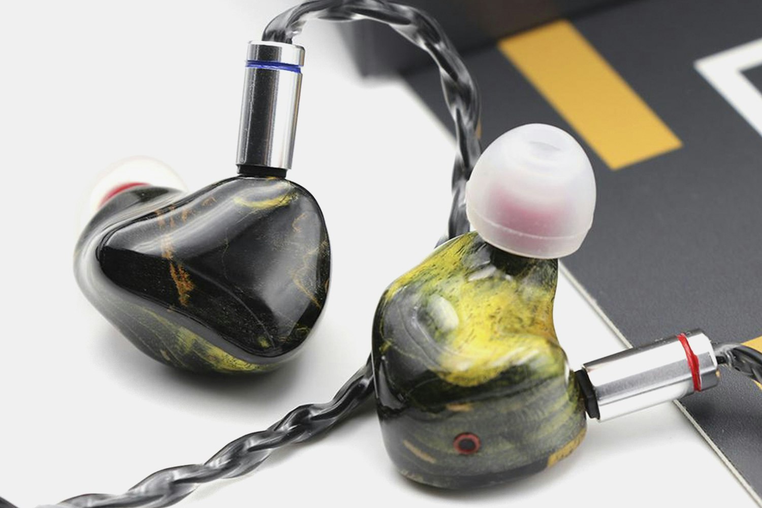 Thieaudio Legacy 9 IEM