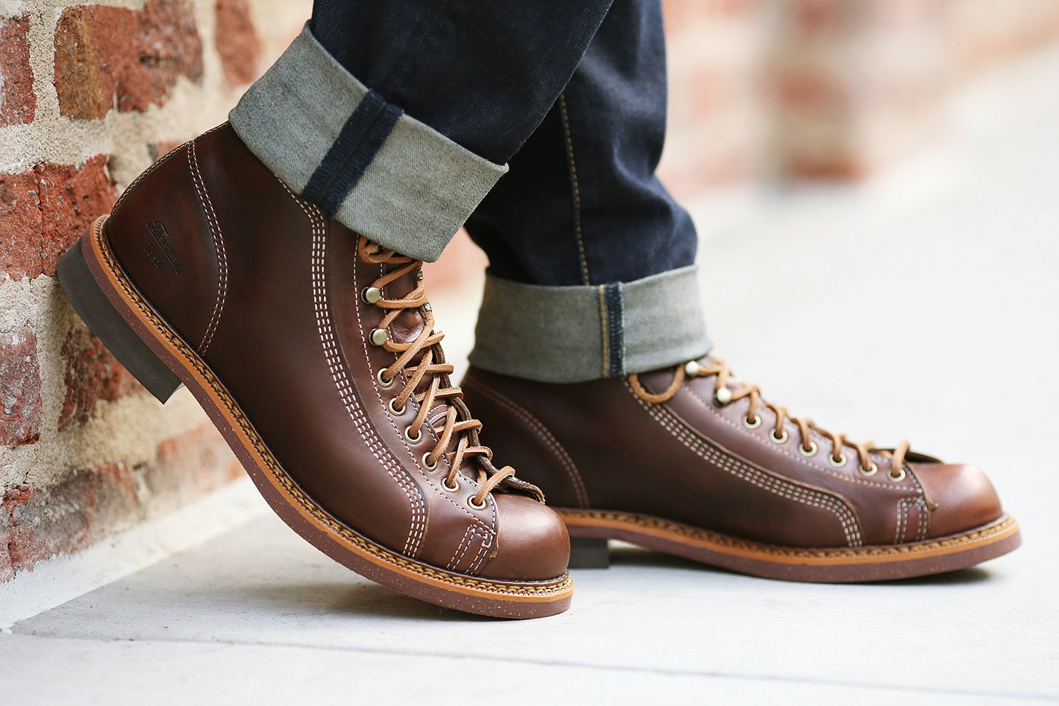 thorogood roofer portage leather boot