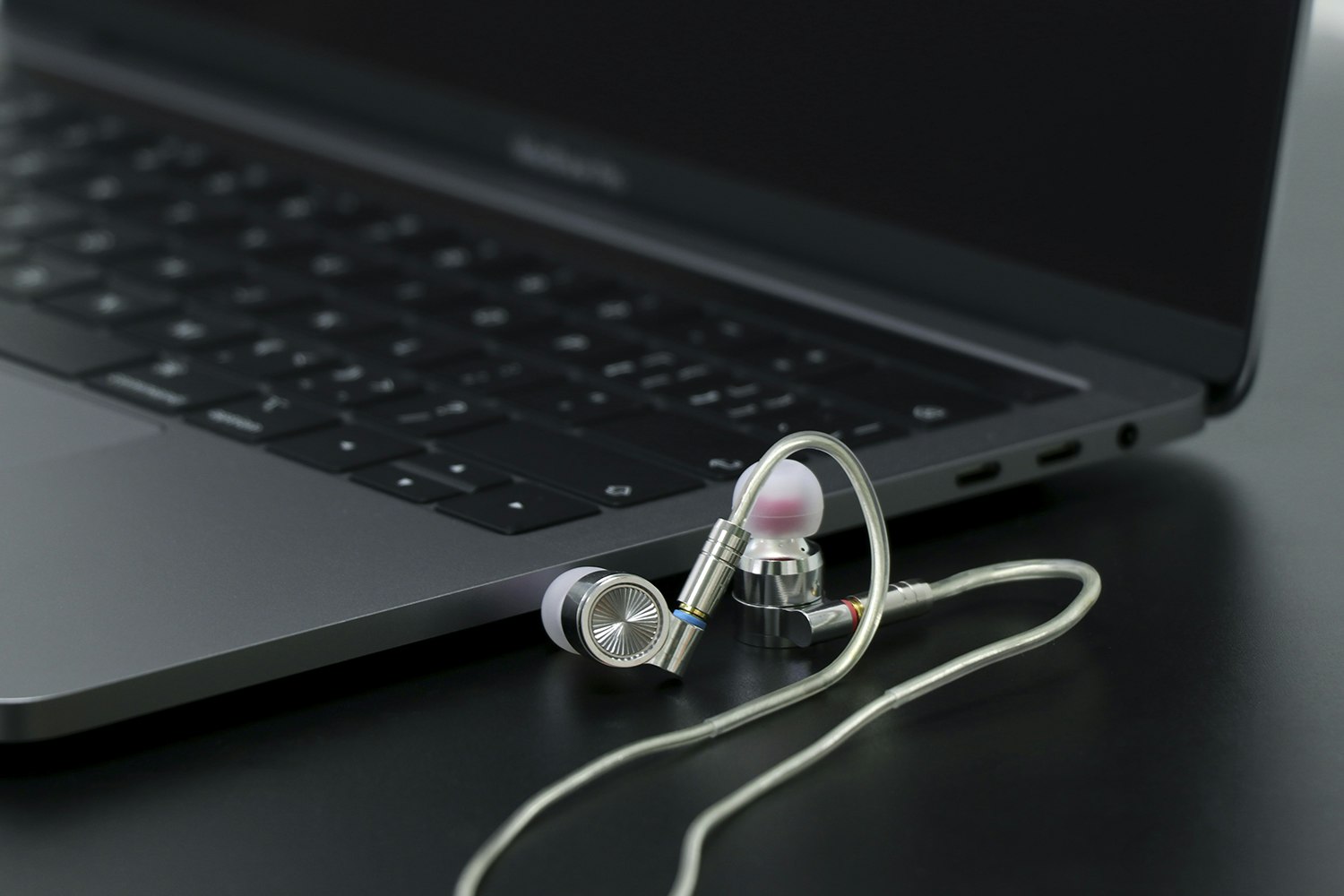 Tin HiFi T4 IEM