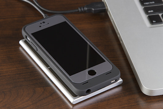 uNu Aero Wireless iPhone Charging System