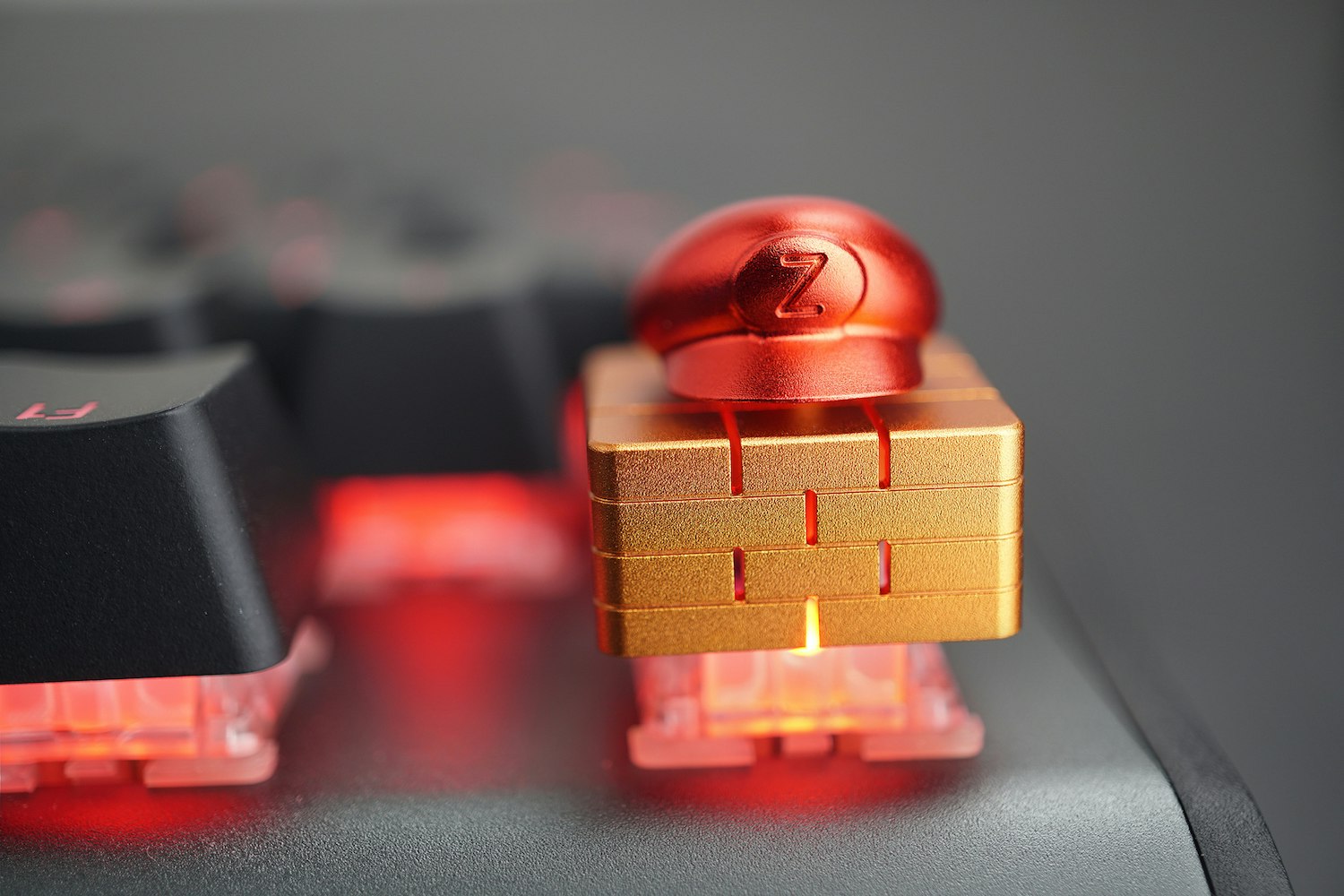 ZOMO Aluminum Brick & Spinning Hat Artisan Keycap